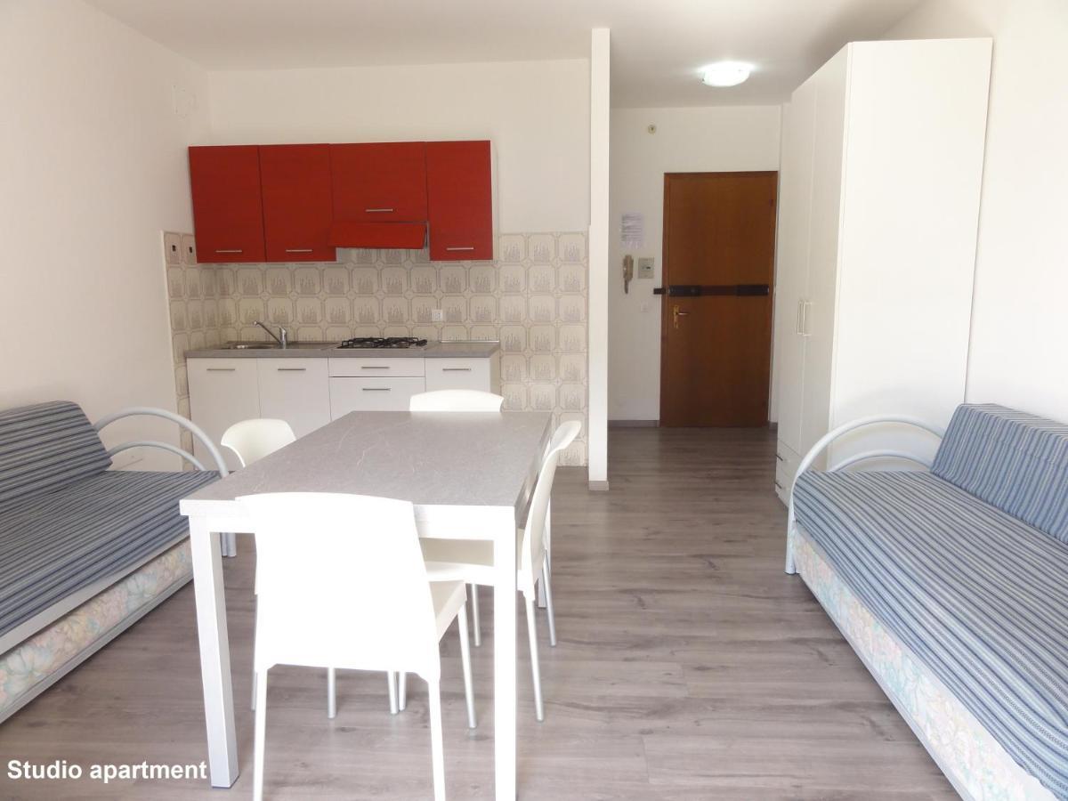 Sabrina - Appartamenti Bibione Exteriör bild